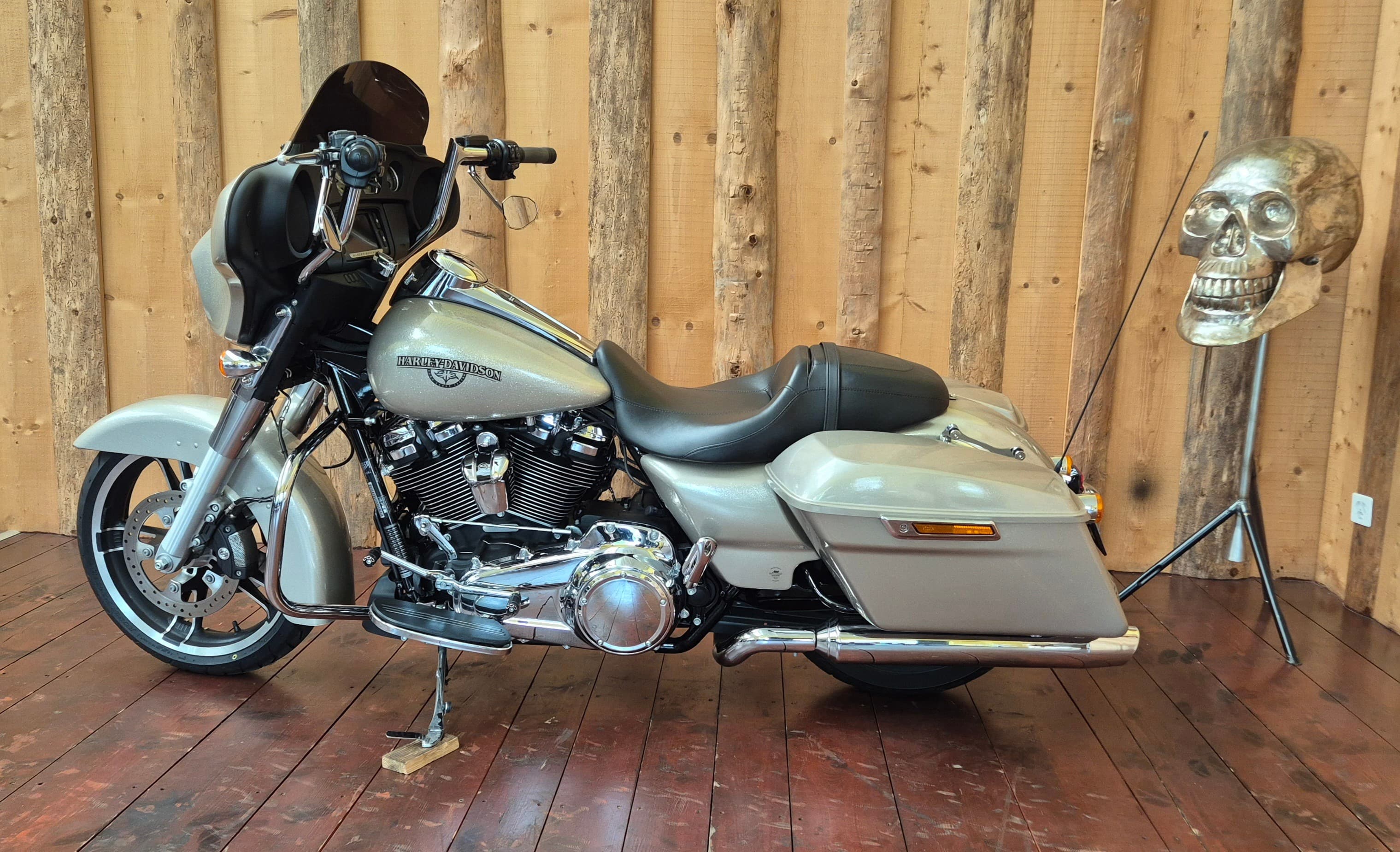 HARLEY-DAVIDSON FLHX Street Glide 107 ABS - Bild 15