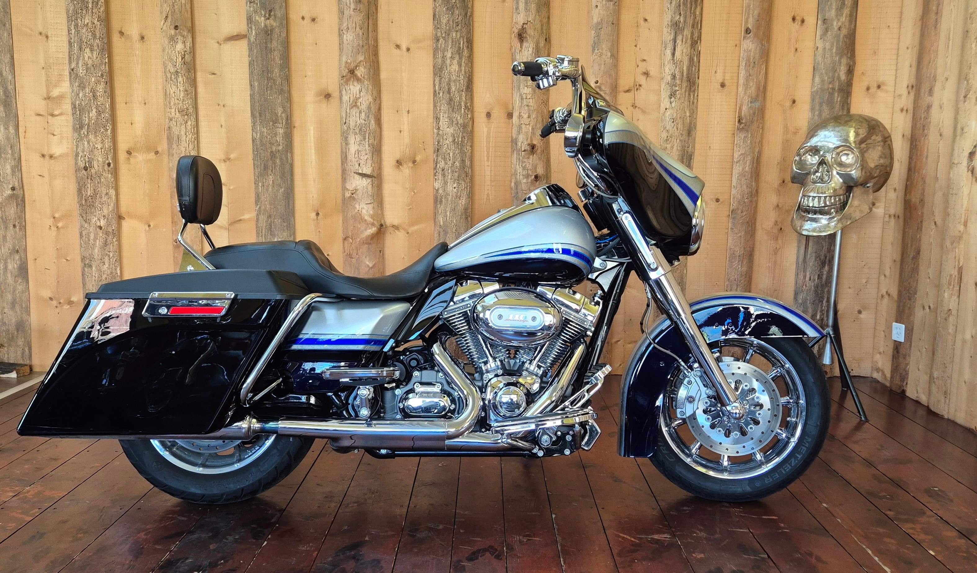 HARLEY-DAVIDSON FLHTCUSE4 Electra Glide Ultra Classic CVO ABS - Bild 1