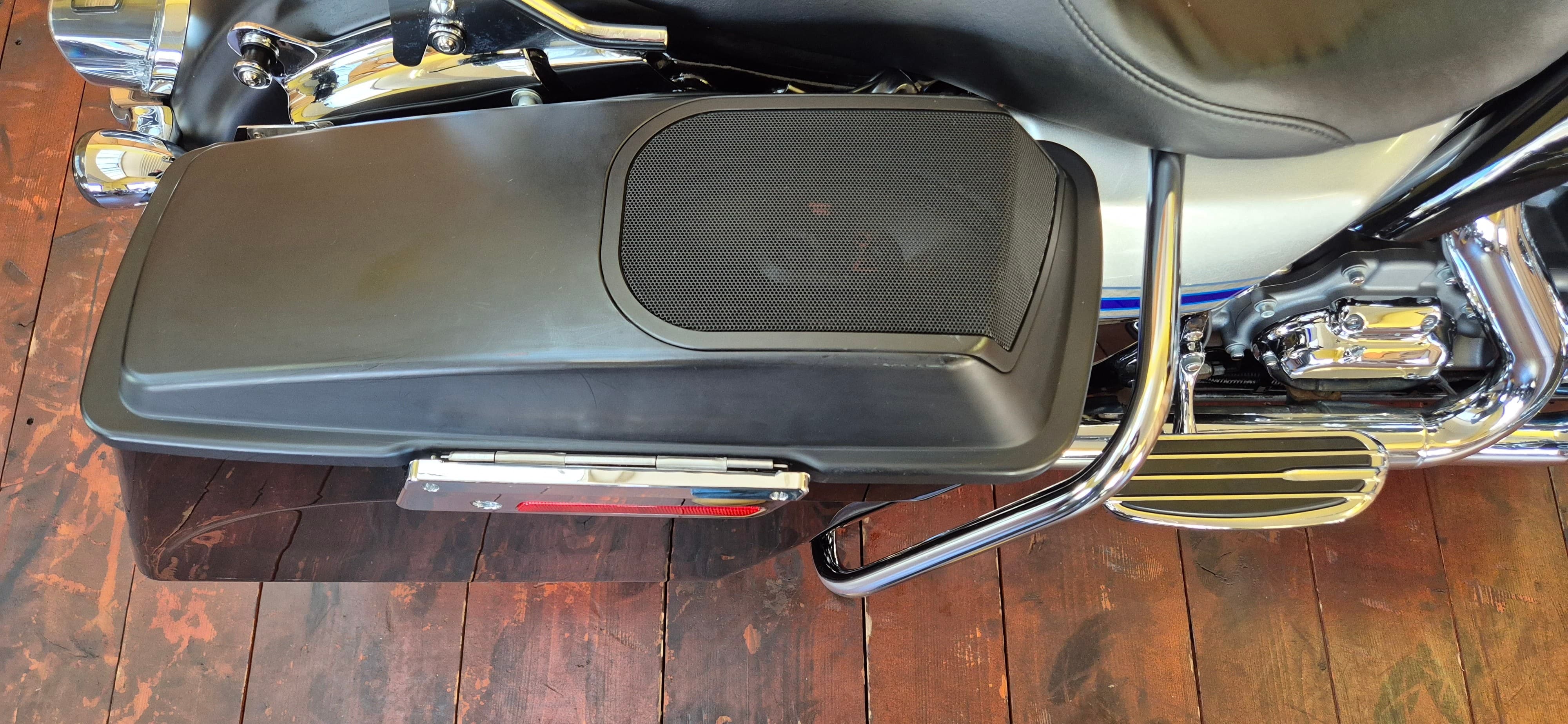 HARLEY-DAVIDSON FLHTCUSE4 Electra Glide Ultra Classic CVO ABS - Bild 9