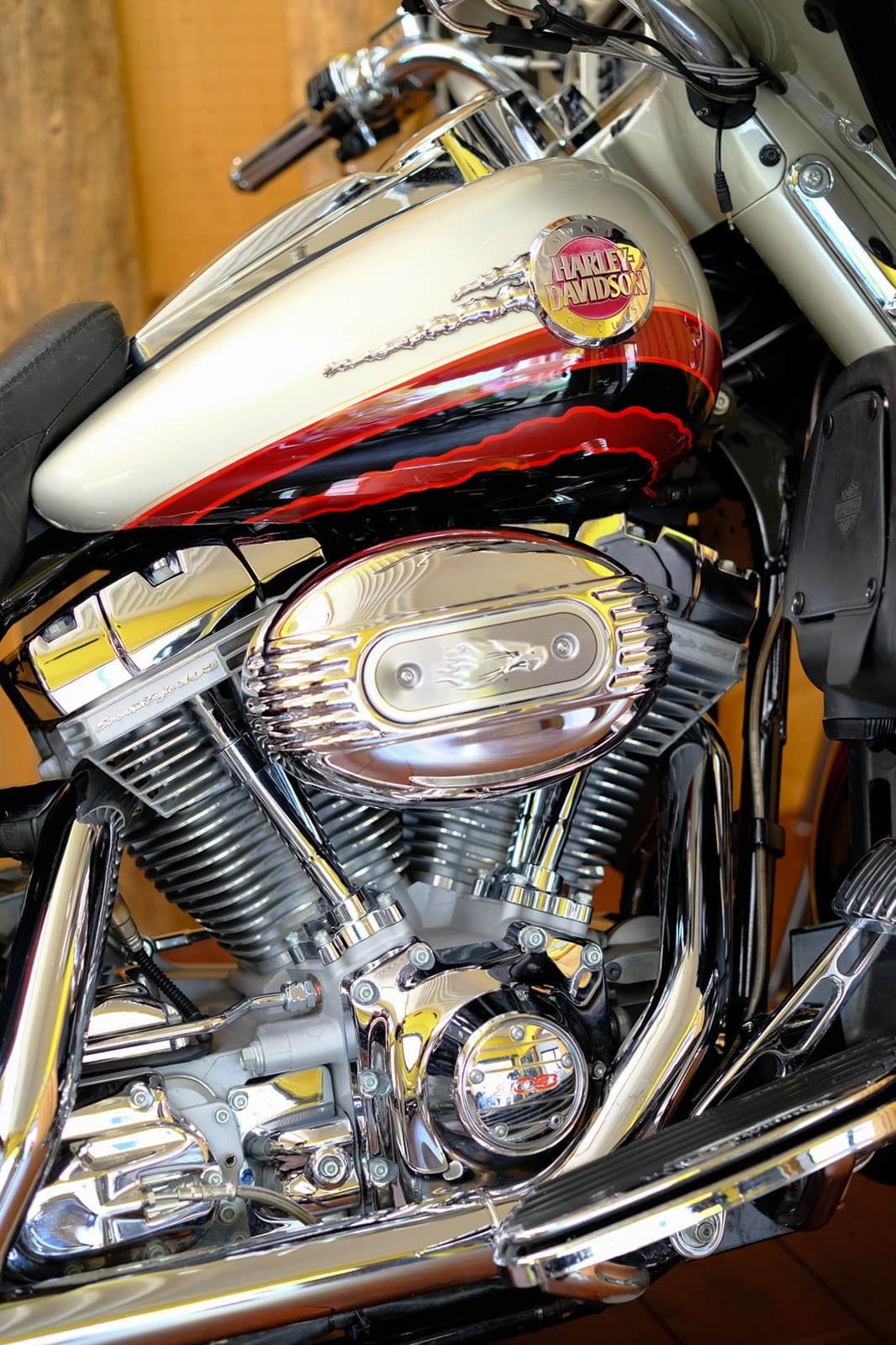 HARLEY-DAVIDSON FLHTCSE2 Electra Glide CVO - Bild 3