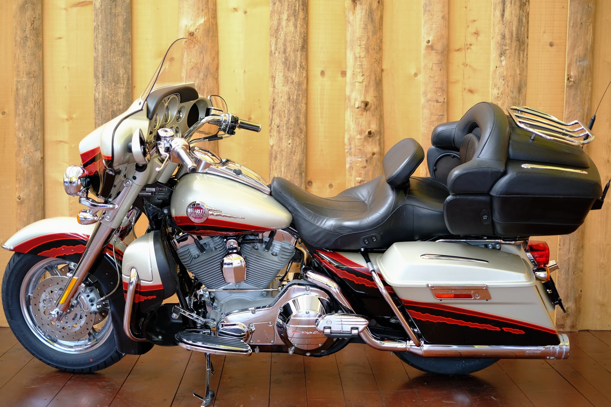 HARLEY-DAVIDSON FLHTCSE2 Electra Glide CVO - Bild 5