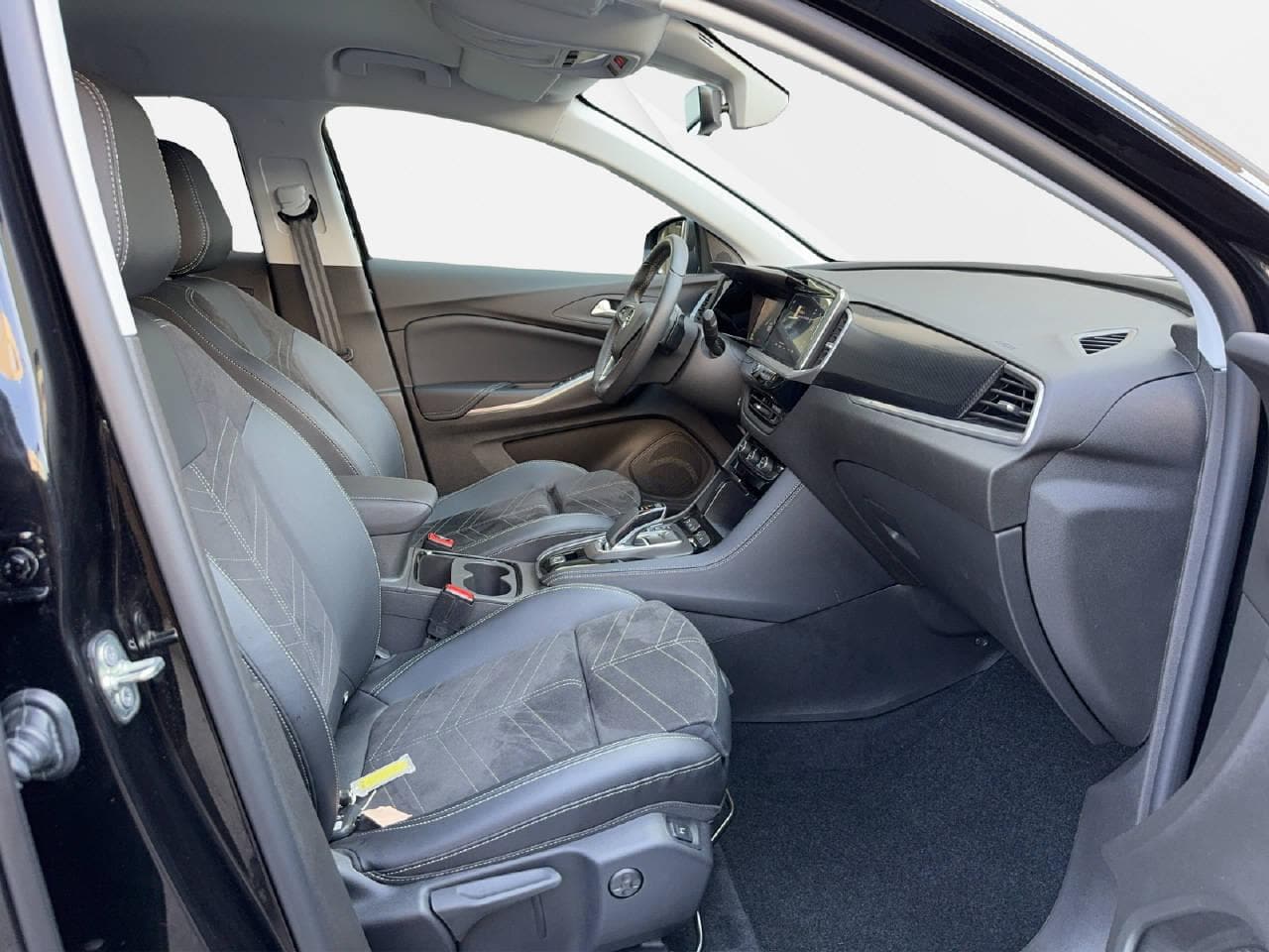 OPEL Grandland 1.6 T PHEV Ultimate - Bild 14