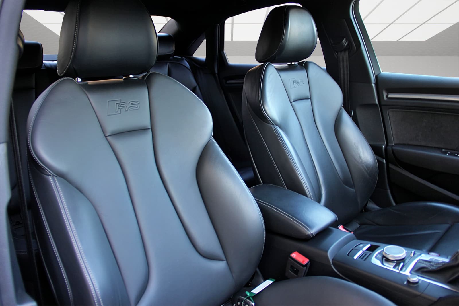 AUDI RS3 Sedan 2.5 TSI quattro S-tronic - Bild 15