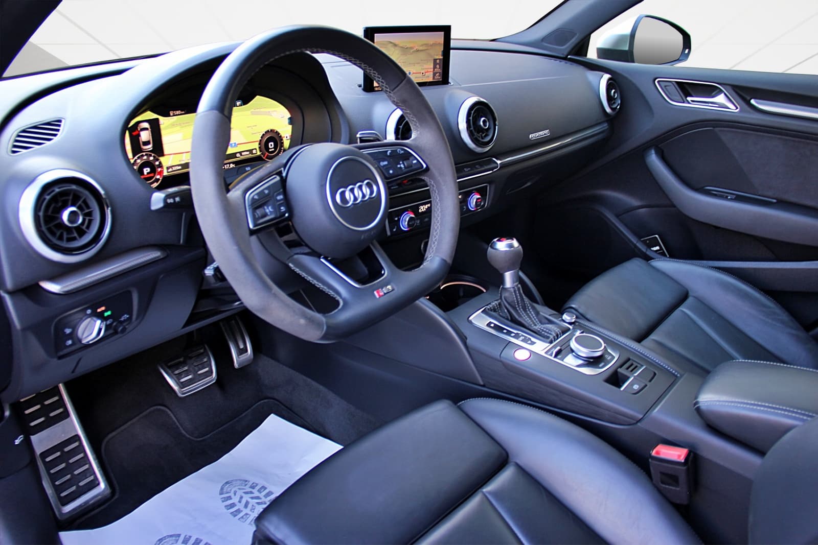 AUDI RS3 Sedan 2.5 TSI quattro S-tronic - Bild 9