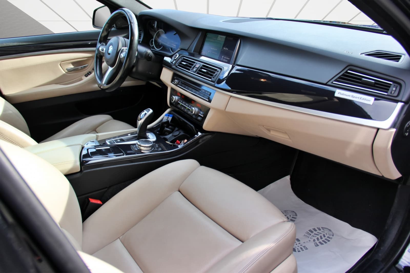 BMW 530d Touring xDrive Platinum Sport Edition - Bild 13