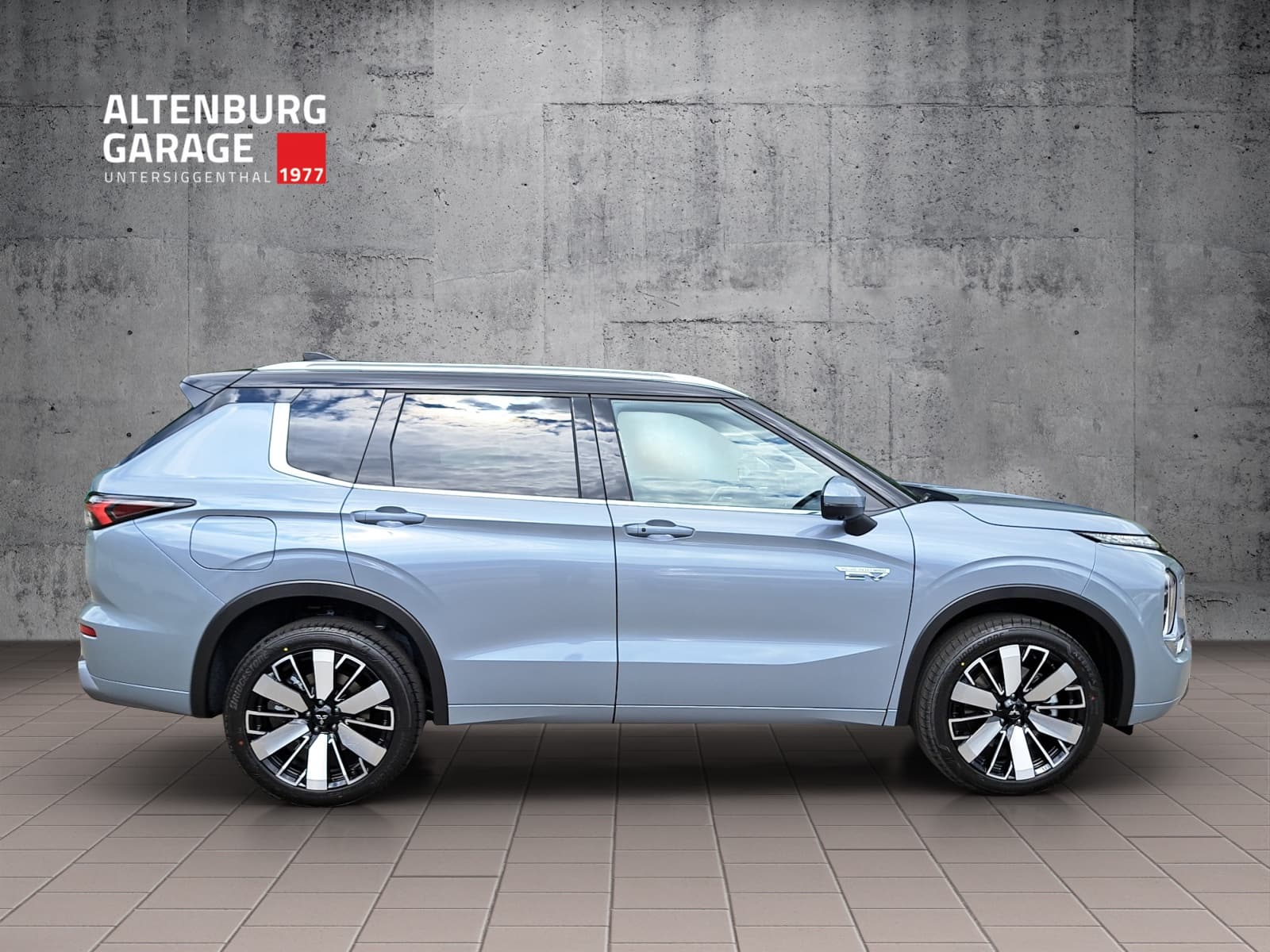 MITSUBISHI Outlander 2.4 PHEV Instyle 4x4 - Bild 6