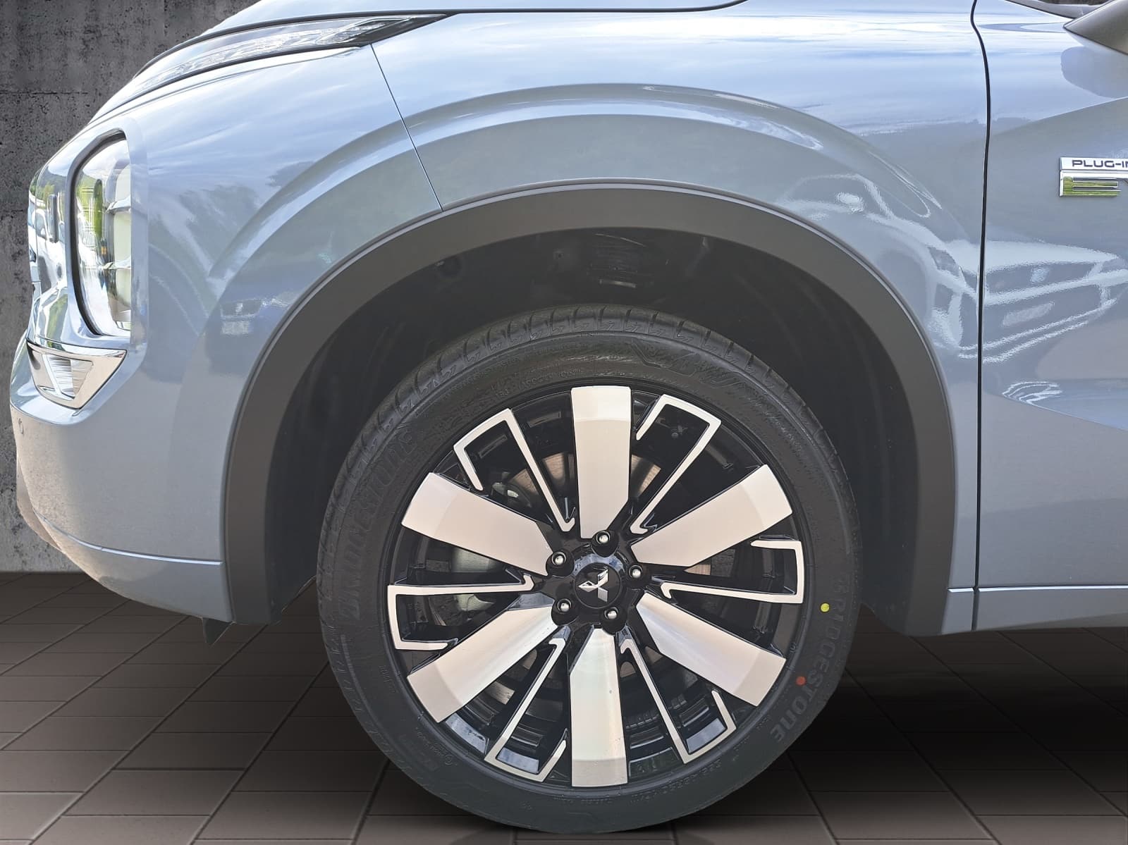 MITSUBISHI Outlander 2.4 PHEV Instyle 4x4 - Bild 9